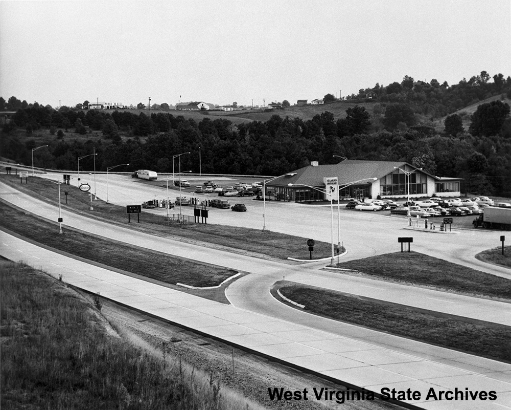 Glass House Restaurant on the southbound lane of the West Virginia Turnpike, north of Beckley, ca. 1955. Photo by Glenn Studio. West Virginia Turnpike Commission Collection, West Virginia State Archives (306212)