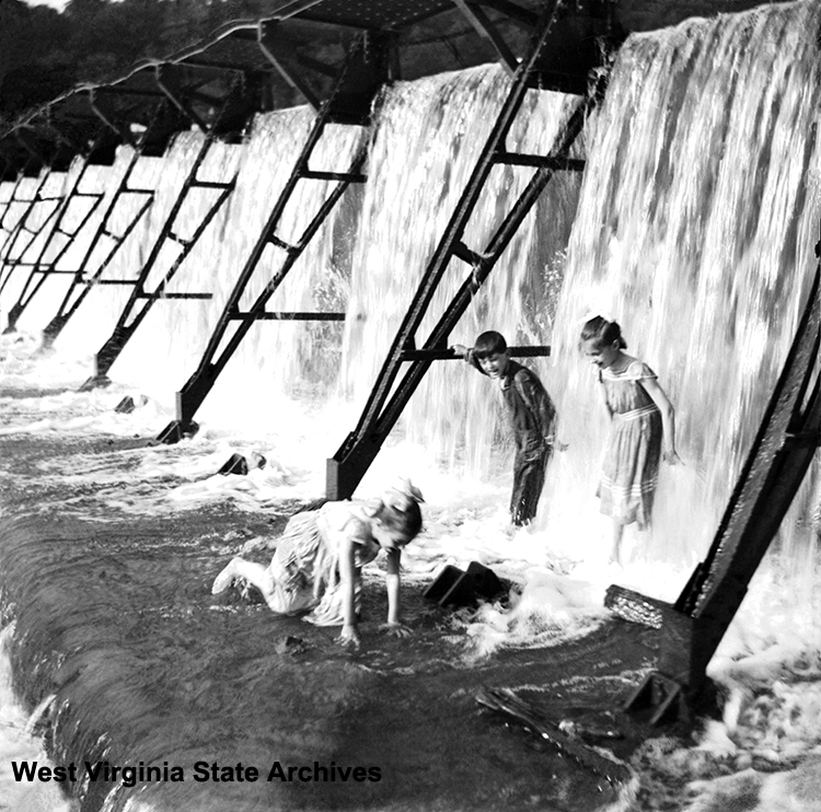 Children playing at the dam, Cassville (Fort Gay), Wayne County. Frank Hammond Collection, West Virginia State Archives (Hammond 056)