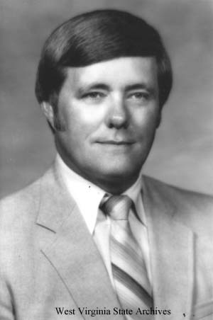 Senate President Larry Tucker
