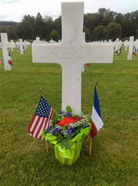 Find A Grave photo of marker for John William Gill. Courtesy Hugues Geschwindenhammer