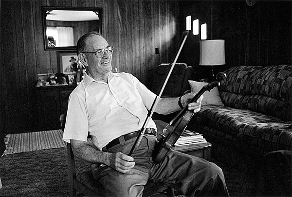 Emer Rich with his fiddle